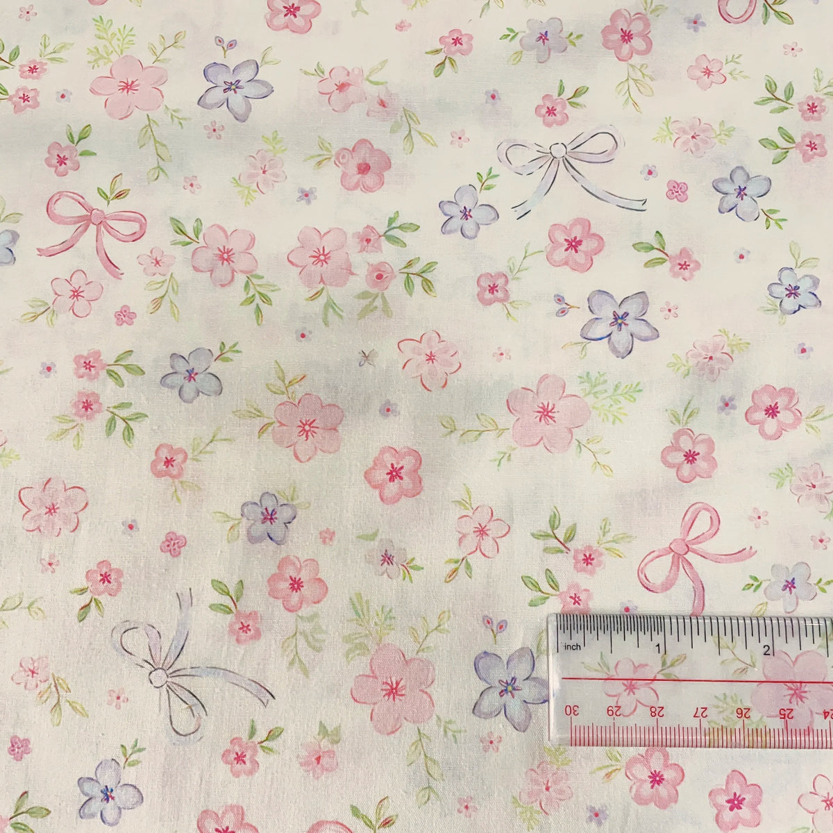 tissu coton imprimé fleurs rubans vintage blanc rose vert gris popeline respirant 145cm large