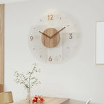 horloge murale bois marron clair minimaliste moderne salon quartz aiguille semi transparent déco chambre