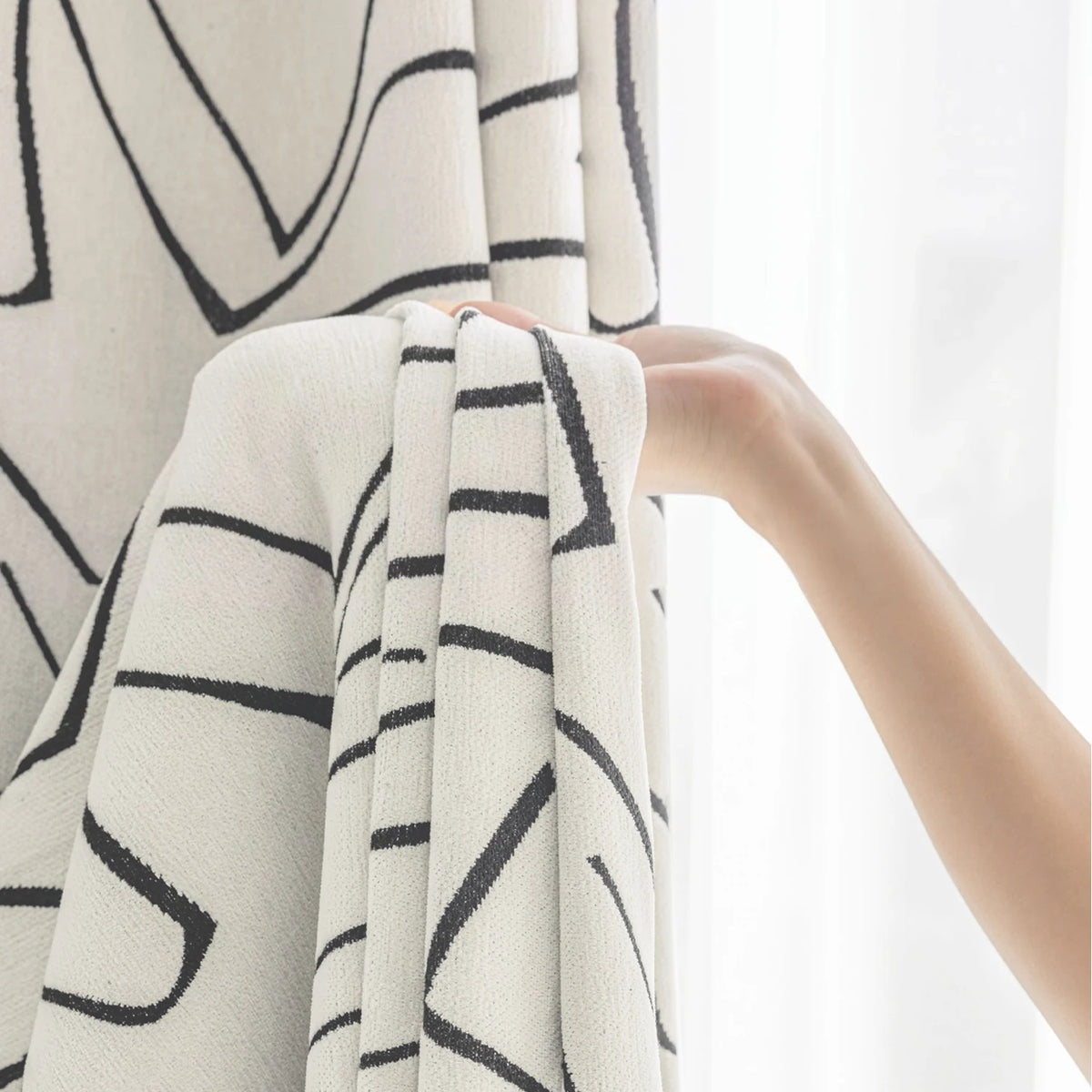 rideau moderne polyester crème noir motif linéaire salon opacité élevée minimaliste