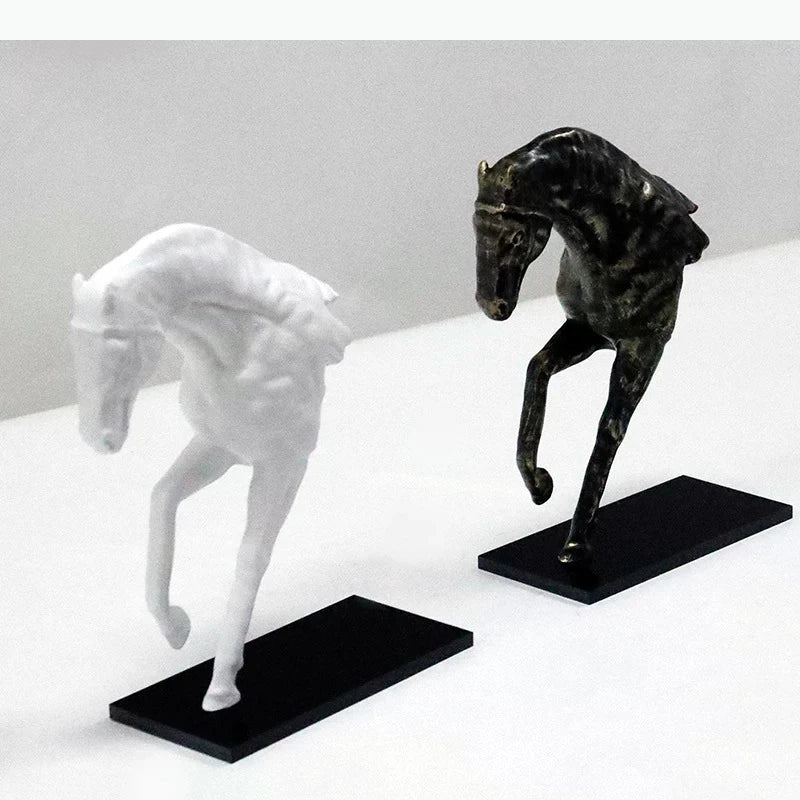 statuette cheval blanc bronze moderne décorative posée socle carré noir animal compagnie