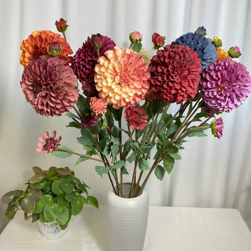 bouquet fleurs artificielles dahlias orange rouge violet intérieur décoration moderne minimaliste