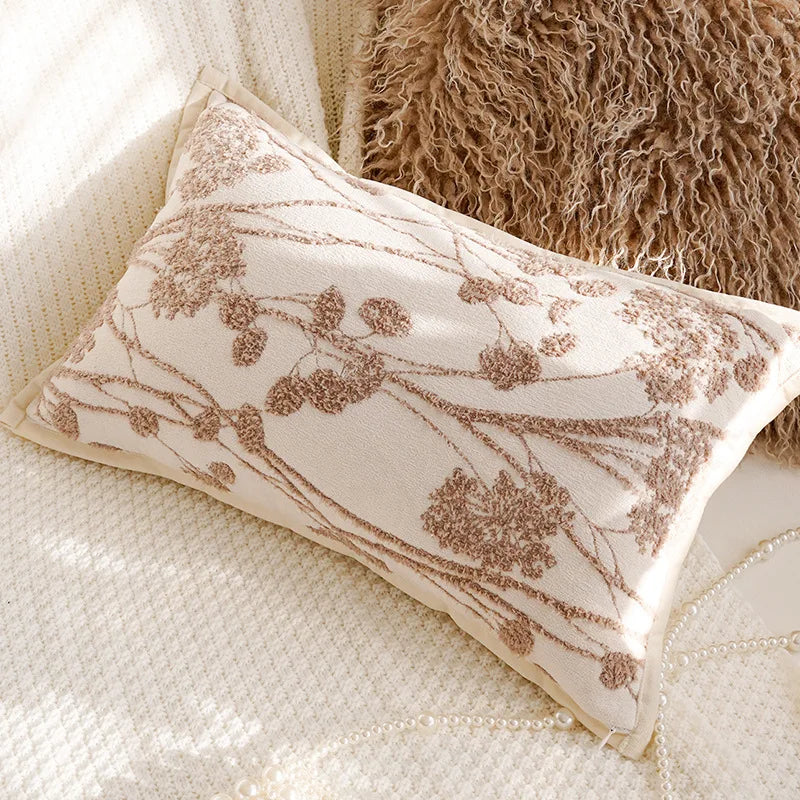 housse coussin décorative motif floral beige marron texture douce canapé lit salon moderne élégant