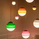 suspension lumineuse moderne bicolore gradation couleurs blanc bleu vert orange rose noir