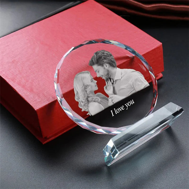 Cadre cristal rond dans un salon moderne