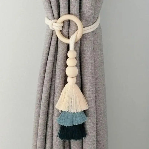 rubans fenêtre boho chic pompons gradation couleurs anneaux bois beige marronclair tissé