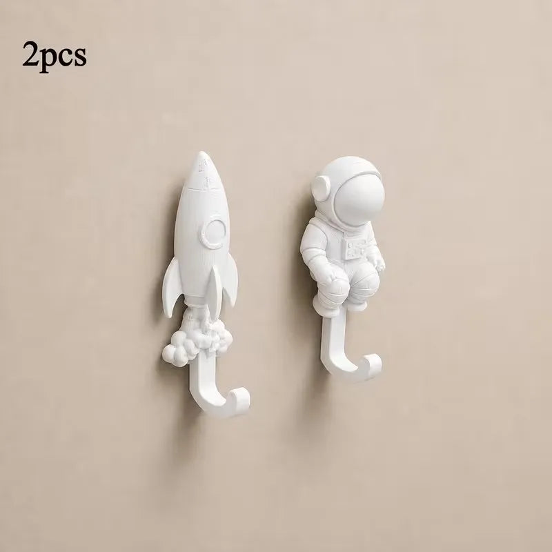 porte manteau mural astronaute fusée détails texturés noir blanc spatial decoratif enfants