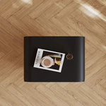 table chevet moderne minimaliste bois noir tiroir double porte chambre noire crèmeintérieurclair
