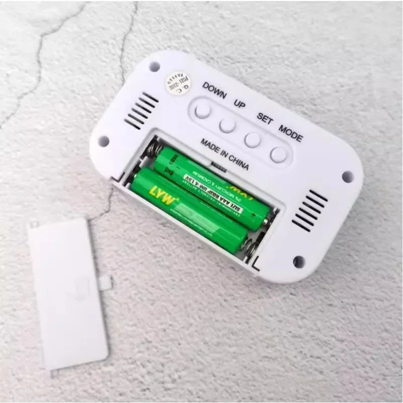 horloge numérique moderne compacte affichage lcd vert noir blanc rose clair timer radio fonctionnement