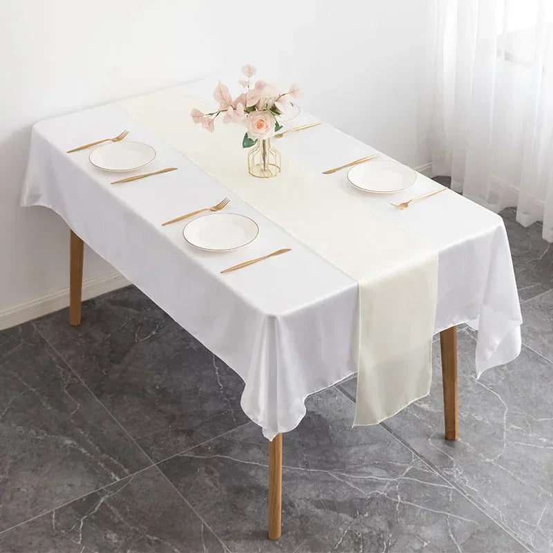 table chemin table uni moderne rouge blanc jaune doré bleu roi beigeclair opacité saisonmariages