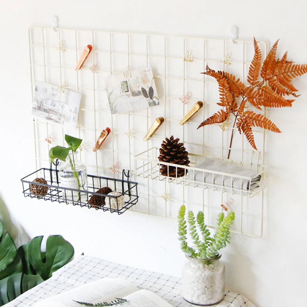 panier mural noir étagères métal grille suspendu moderne organisation décoration intérieure crochets robuste durable