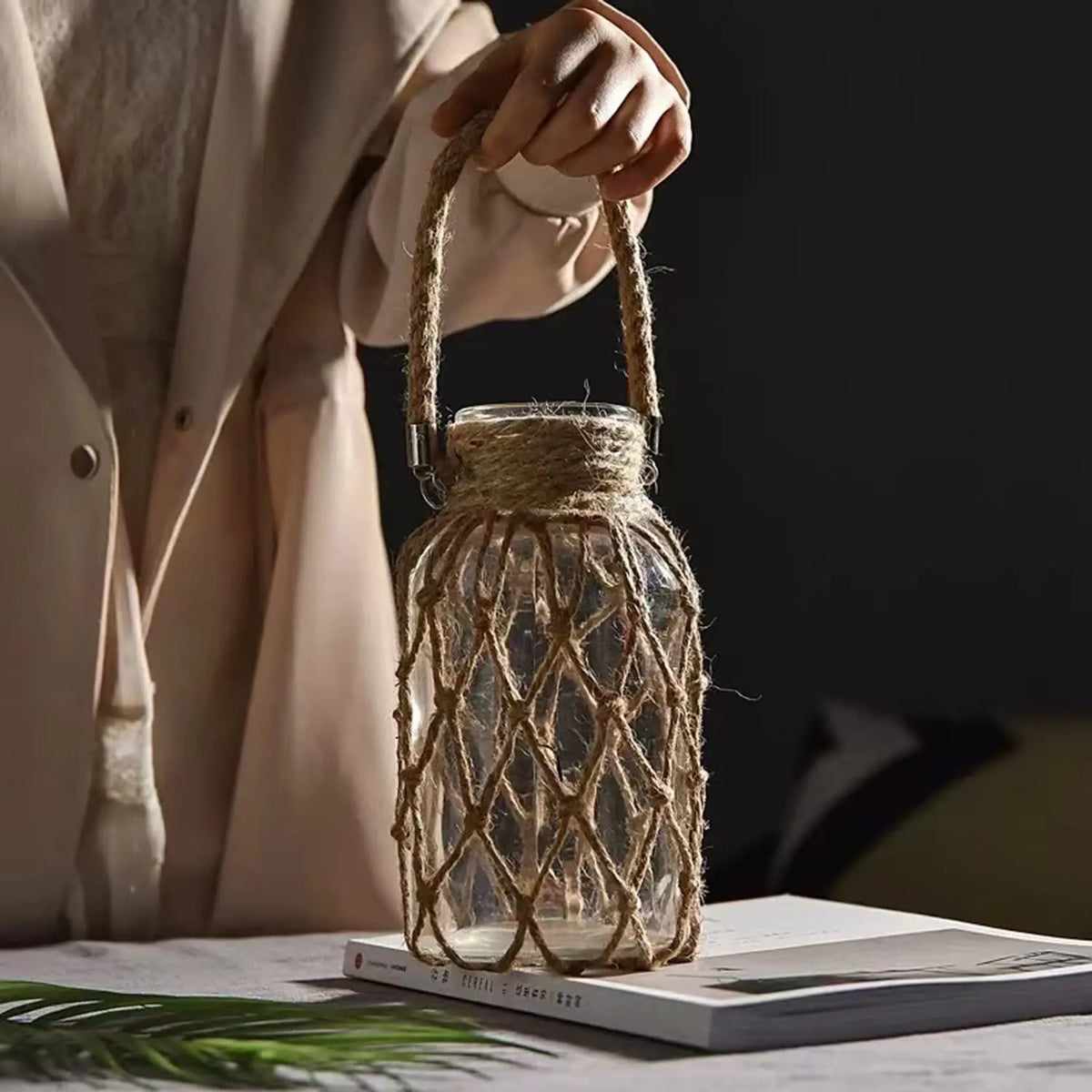 vase verre transparent rustique corde tressée anneaux métalliques décoration bohème vintage table salon