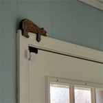 porte serrure ours bois marron clair brun foncé simple sculpté main fixations vis