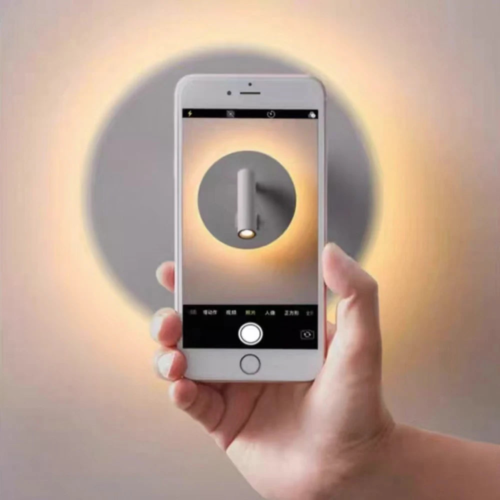 Applique murale pour lit avec source lumineuse LED et flux lumineux ajustable