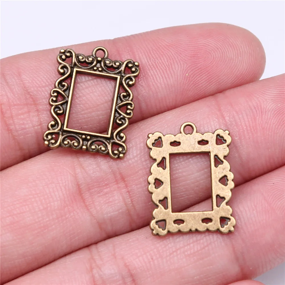 bijoux vintage baroques ornements floraux motifs géométriques argent doré anneaux