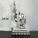 ornements céramique moderne sculpture main pistolet fleur contemporain gothique tatouage floraliaux socle carré