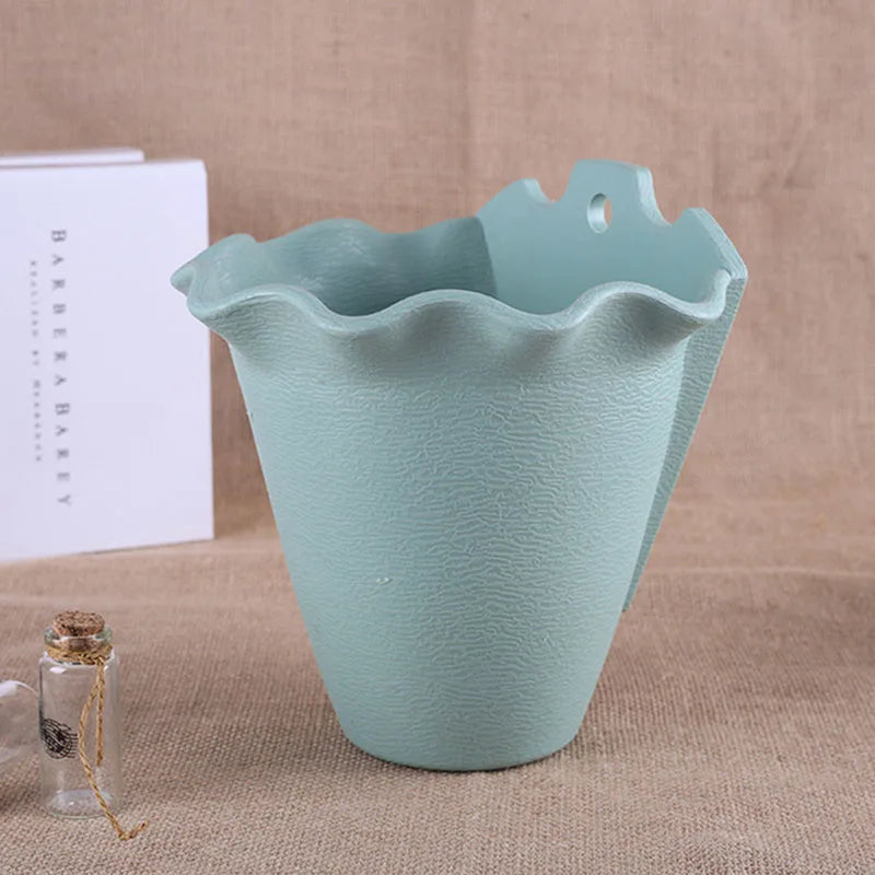 cache pot moderne fleurs artificielles texture cuir vert pastel rose orangé bleu crochets métalliquesintérieurextérieurdecoratifplastiquebeige