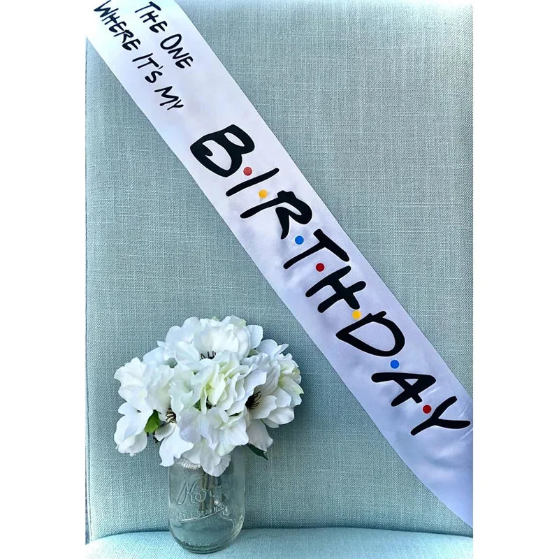couronne fête anniversaire noire blanche lettres points décorative festive