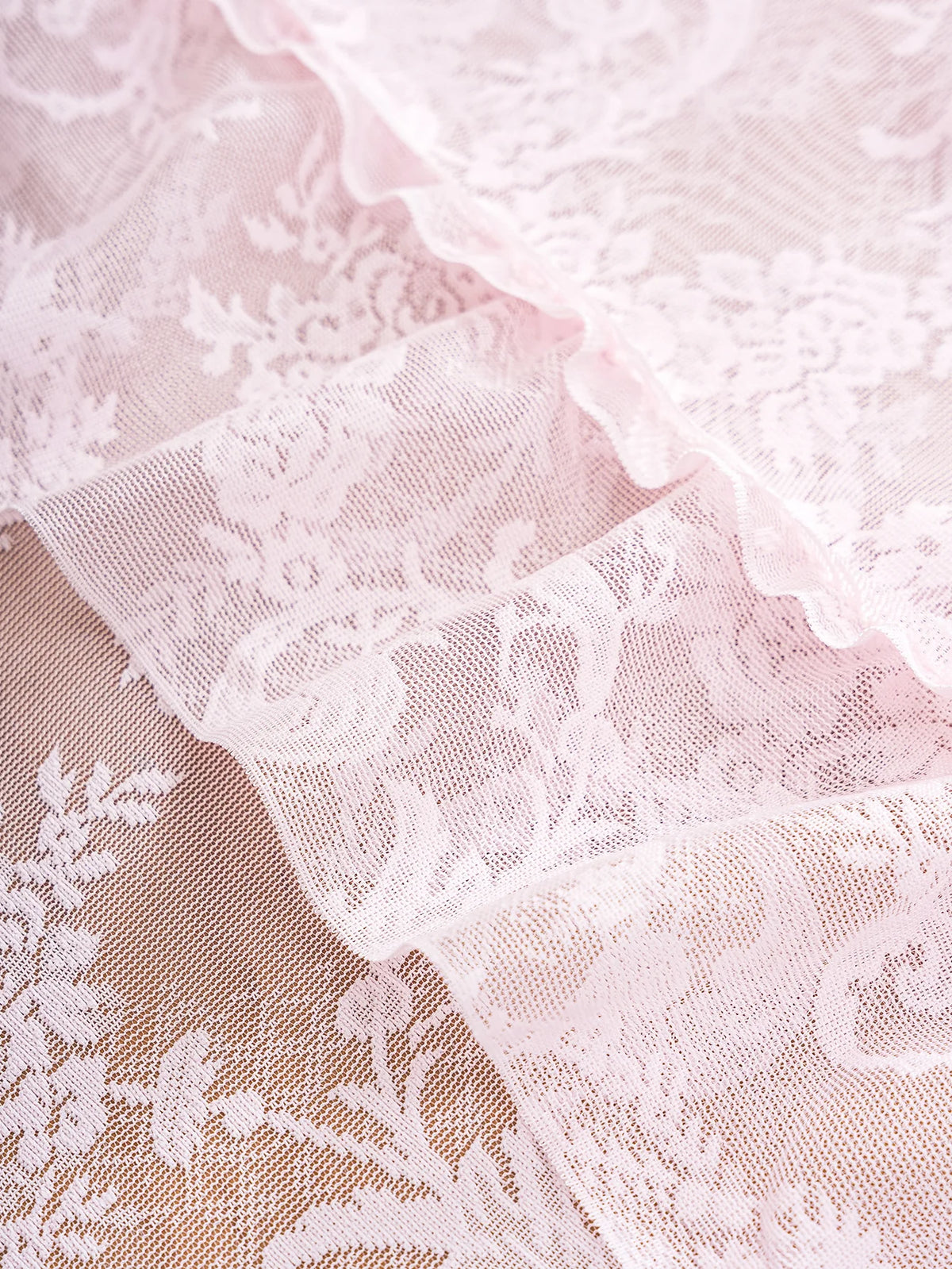 nappe table rose broderie florale semi transparente classique extérieur salon printemps réutilisable machine