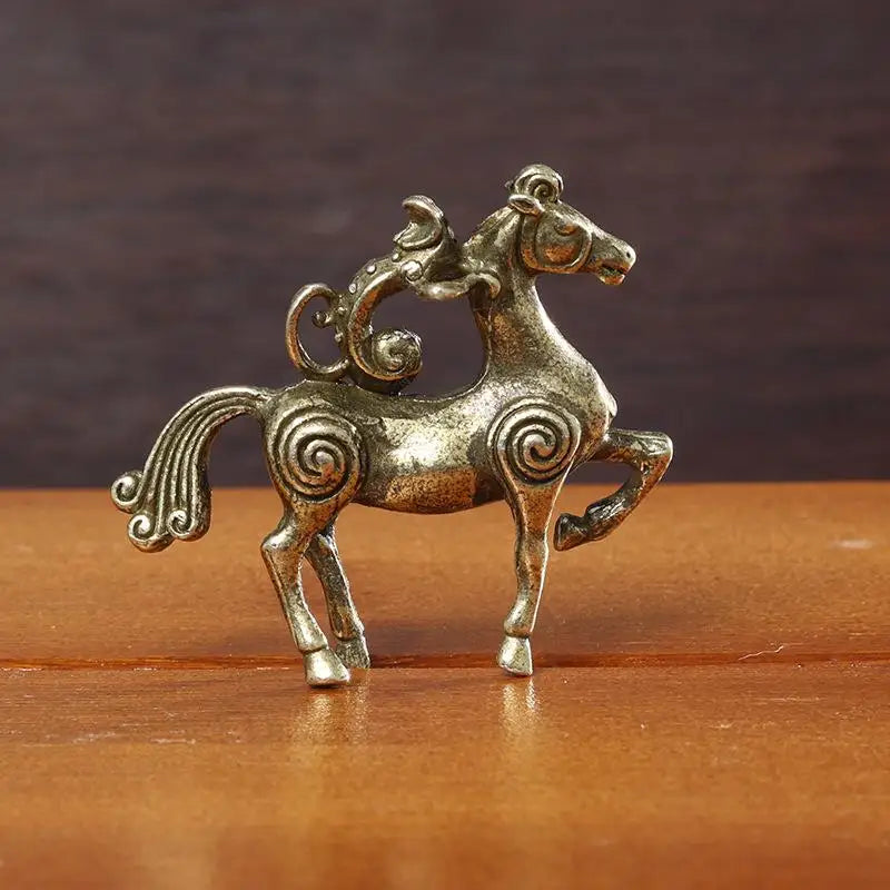 statuette équestre métal doré bronze motifs gravés antique décoratif miniature