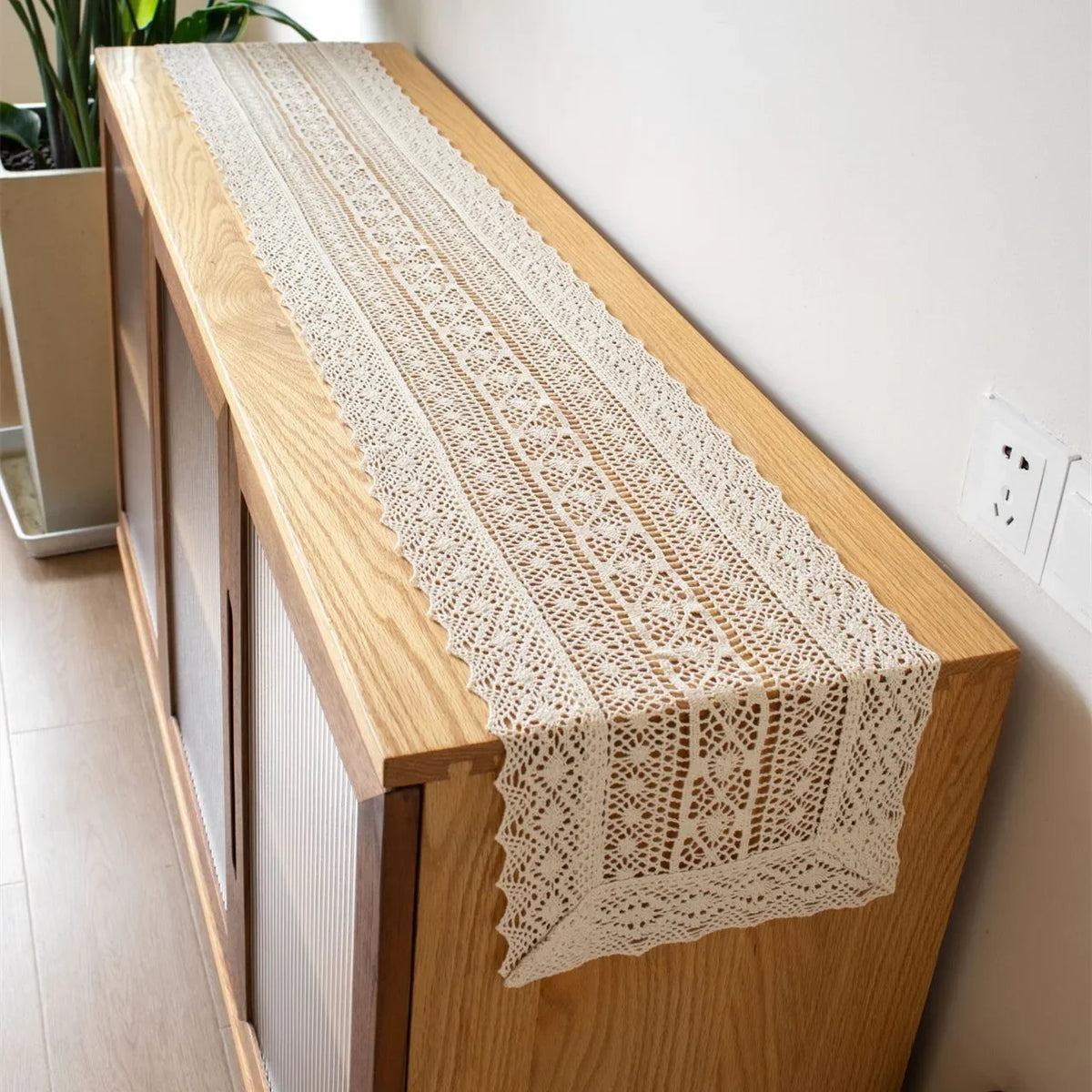 serviettes table dentelle fine blanches motifs floraux classiques maison