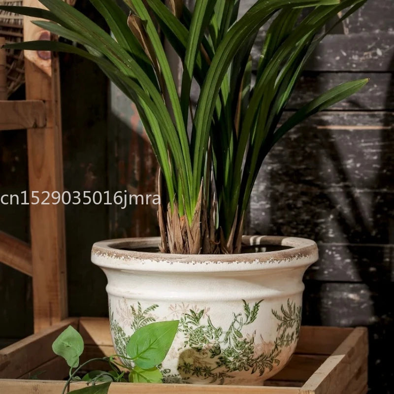 pots fleurs céramique blanc rose vert fleurs roses feuilles vertes details floraux vintage romantique