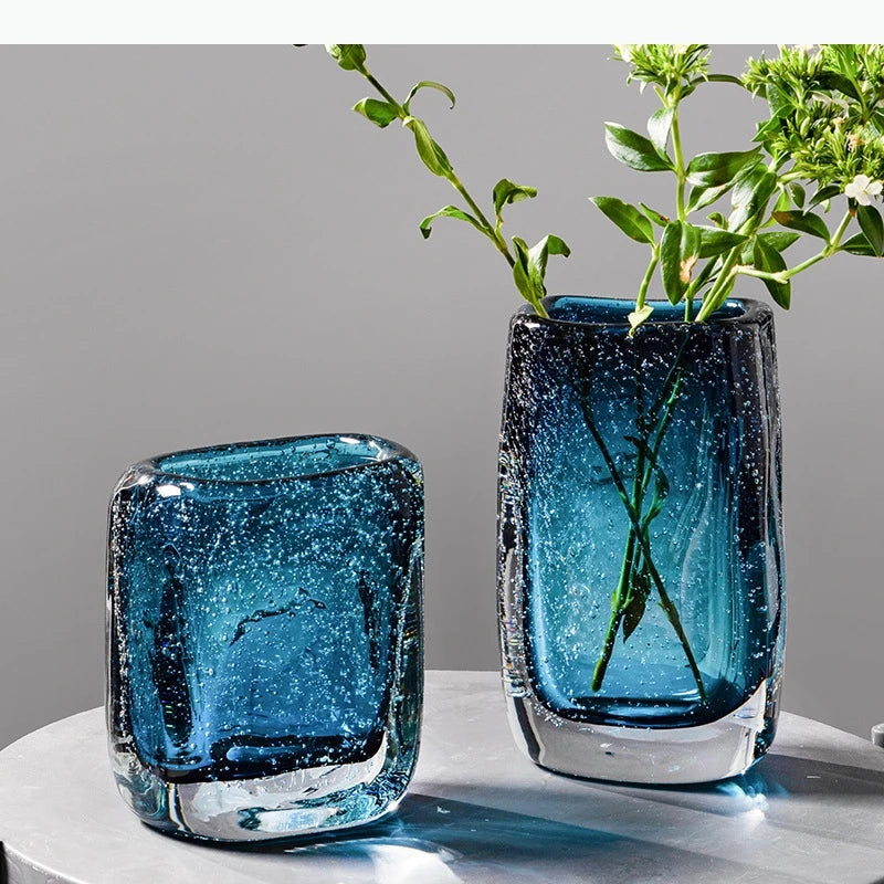 vase moderne verre bleu texture granulée vase table designintérieur
