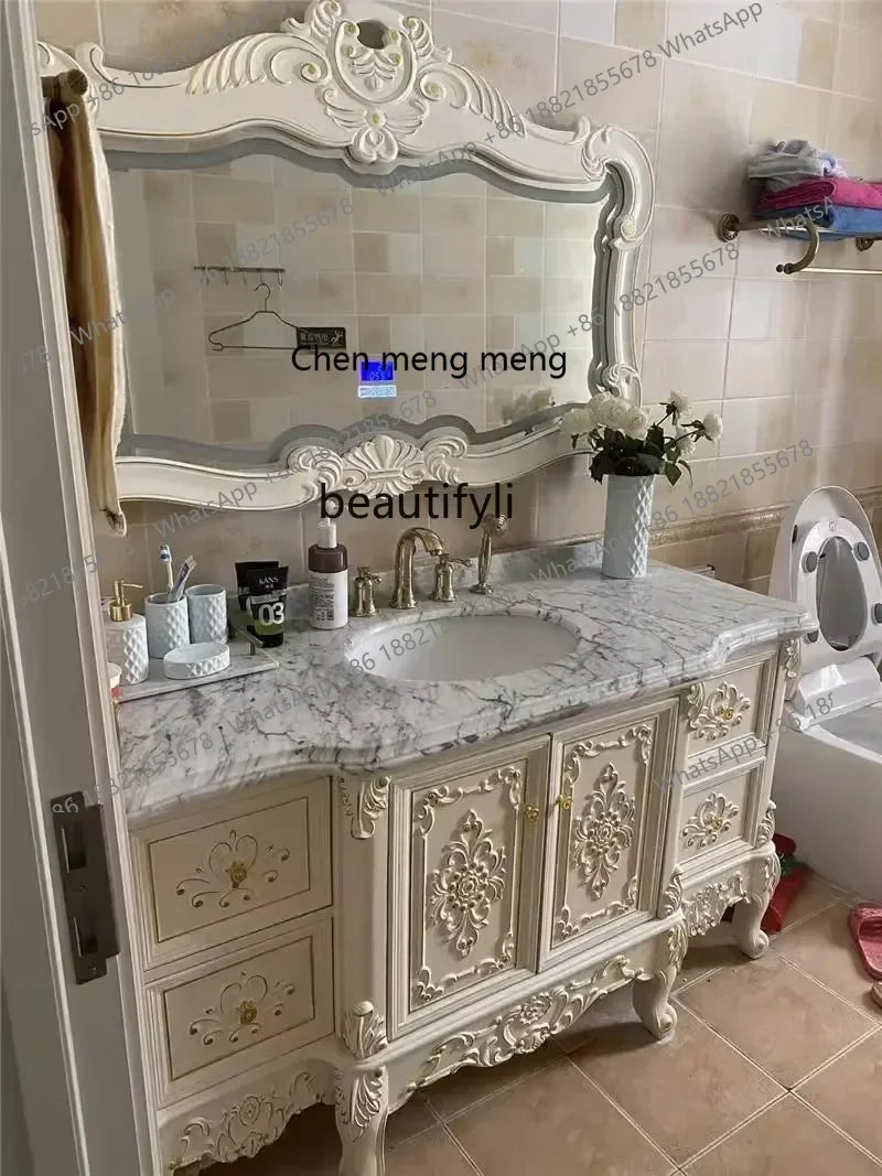 meuble salle bain blanc marbre ornements baroques vasque miroir accessoires classique autonome bois