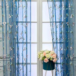 rideau tulle fleuri moderne bleu blanc doré salon inclusion pastorale floral