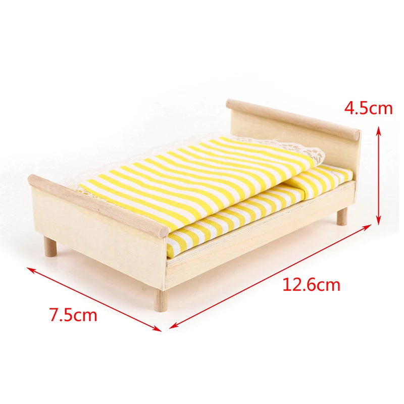 lit miniature classique bois marron clair matelas tête lit tissu uni blanc chambre poupée