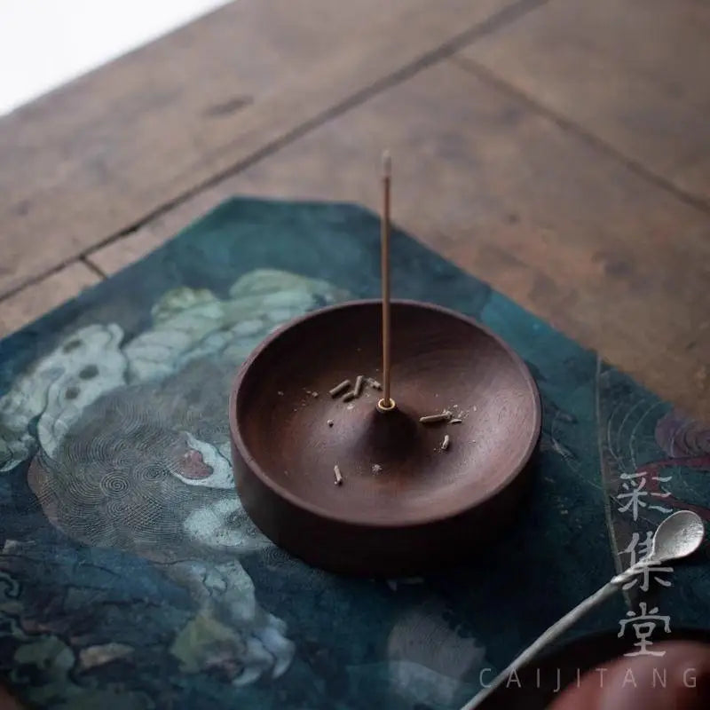 support encens bois marron minimaliste decoration maison naturelle bien être thé cérémonie sérénité calme