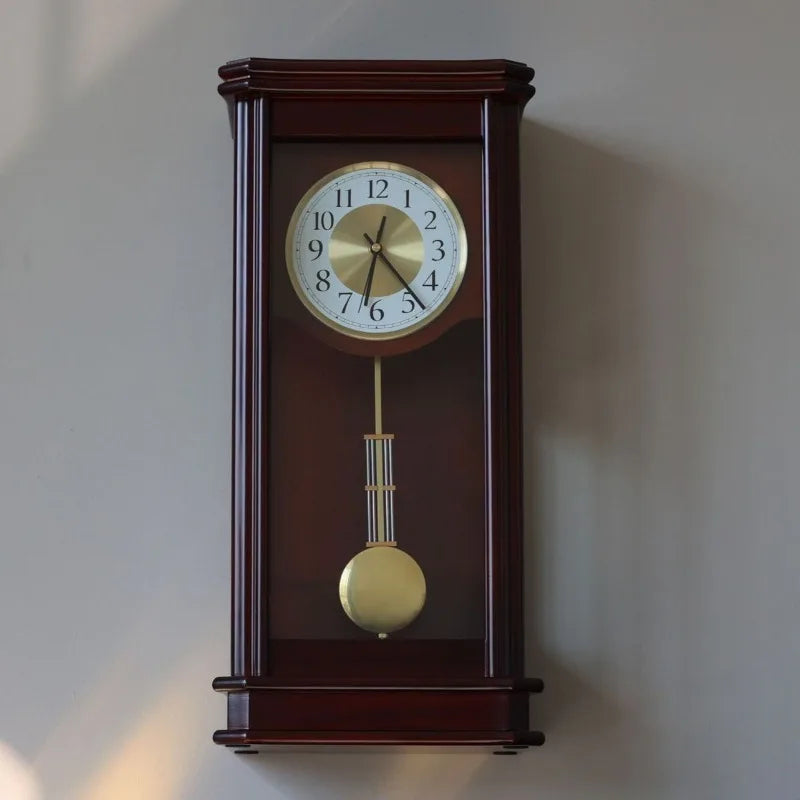 Horloge pendule murale en bois blanc style vintage avec balancier