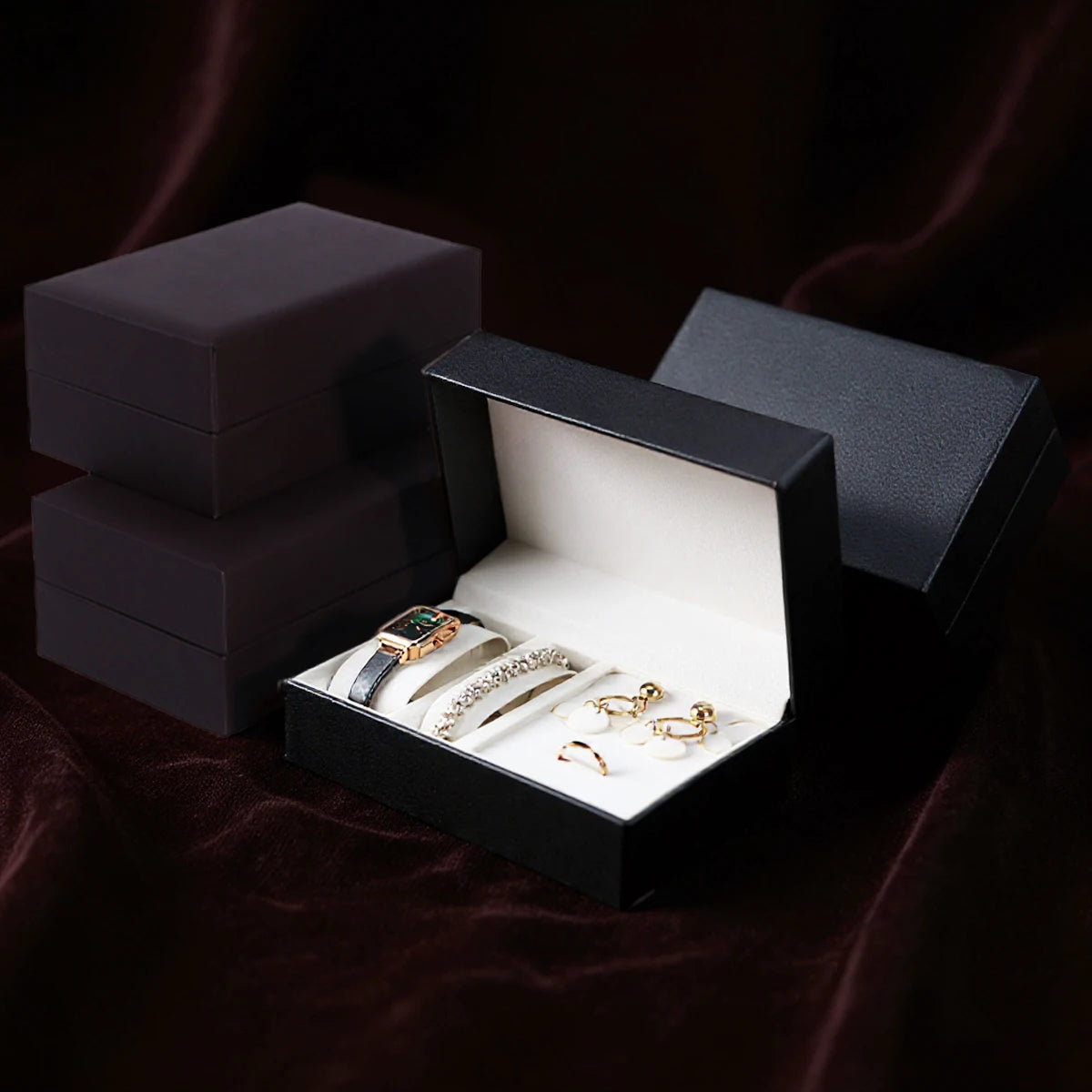 boîtes bijoux simili cuir noir rouge vert classiques rangement montres bracelets boucles d'oreilles