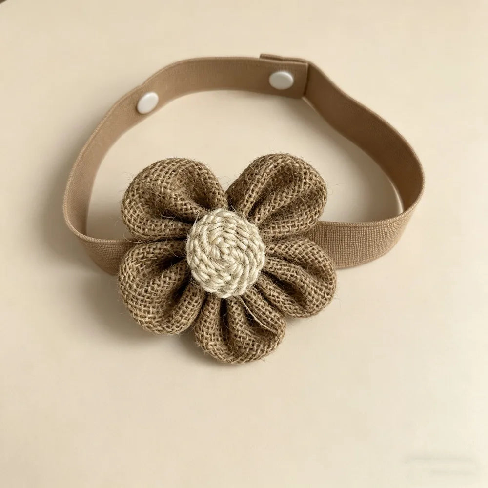accessoire fenêtre fleurs crochet tissu texturé clips beige marron clair decoratif artisanal