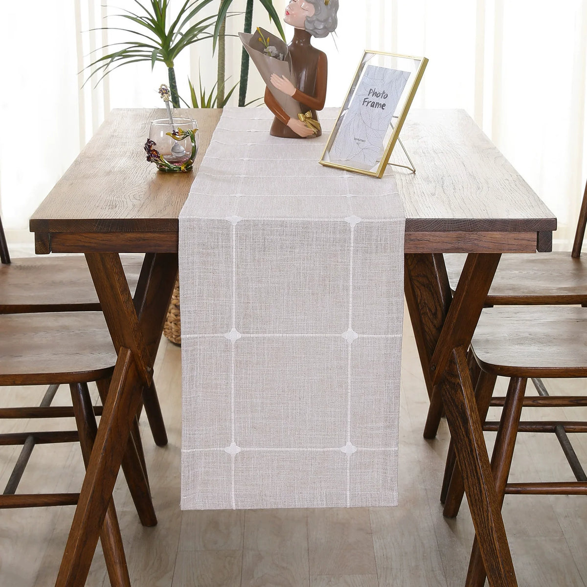 tableau chemin table gris clair moderne rayures carrées polyester maison festif decoration table serviettes