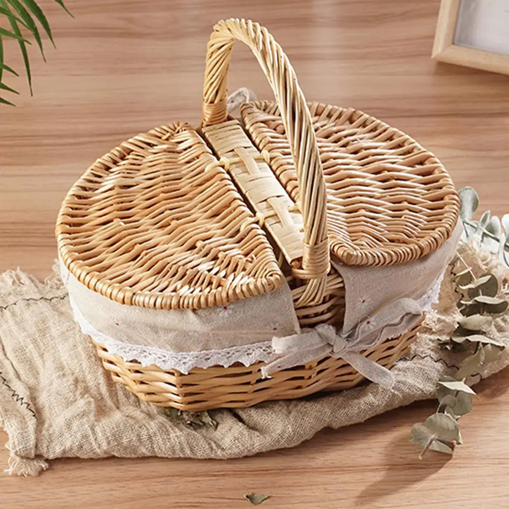 panier tressé osier rustique couvercle double pique nique provisions muffins brioche nappe carreauxextérieur rangement
