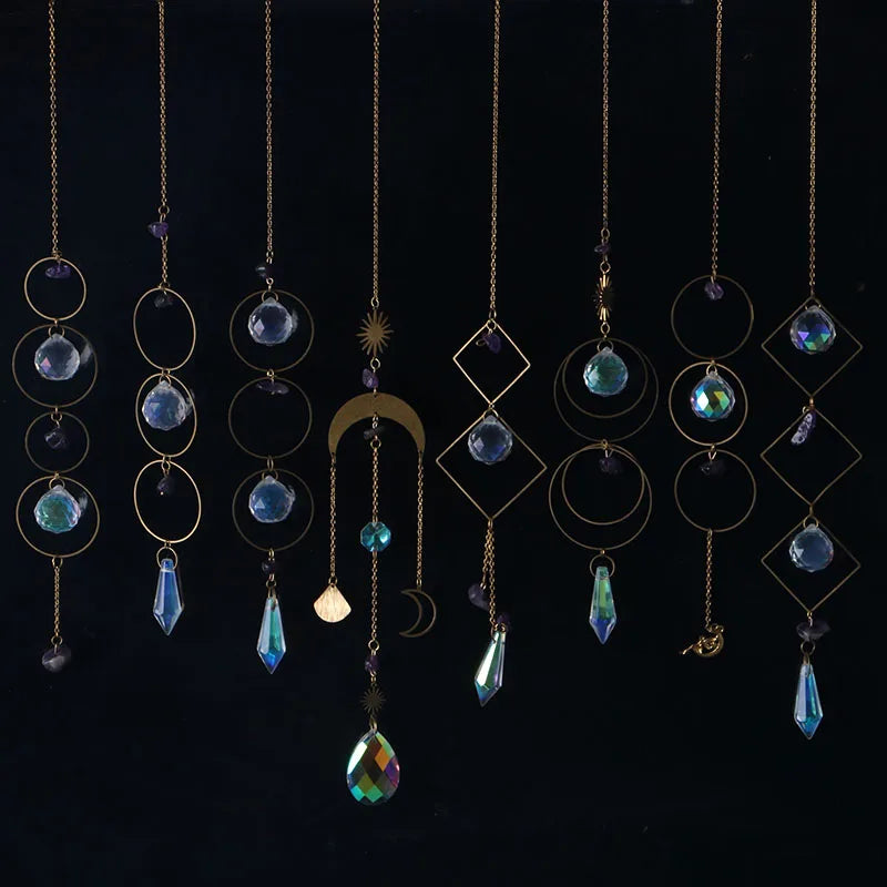 bijou pendentif cristal or bleu violet vert formes géométriques motifs oculaires translucides boho chic