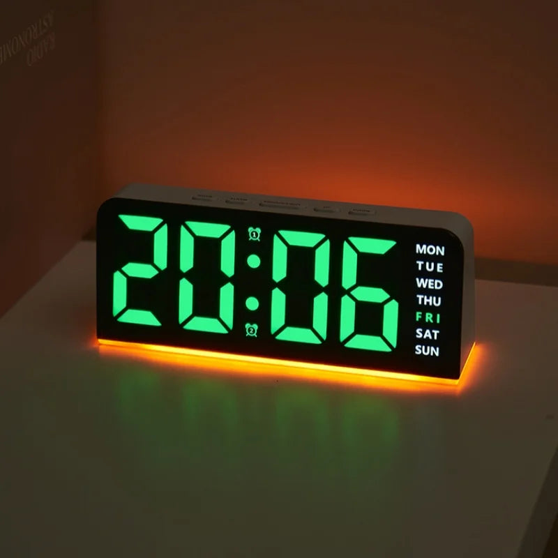 horloge numérique LED moderne multi couleurs ambiancé réglable sans marque