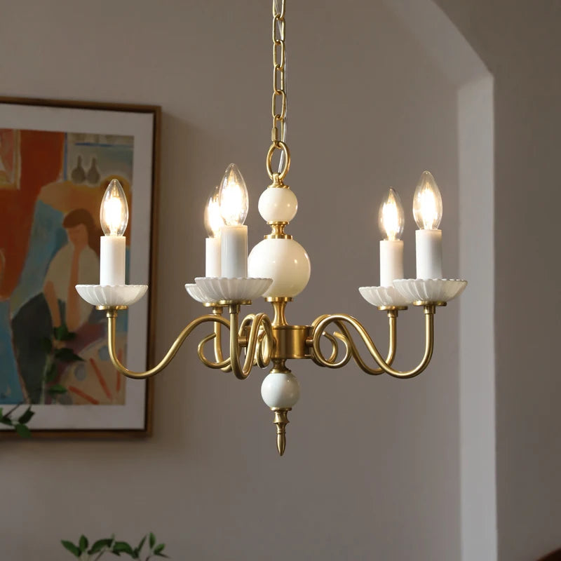 lustre classique or ampoules brillantes salon salle bain éclairage maison vintage métal