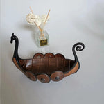 décoration maison navire artisanal marron noir lignes horizontales cercles opaques vintage erotique