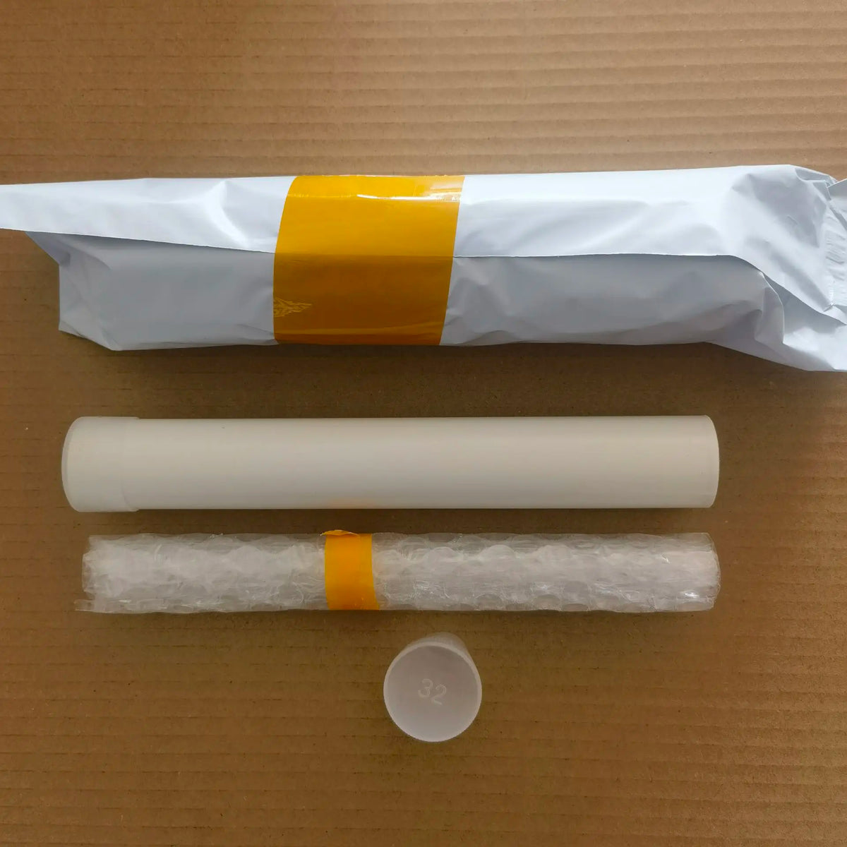 kit douilles électriques blancs câbles pragmatique opacité blancs fixations inclusées emballage plastique papier