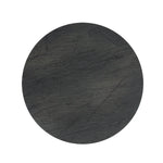 Texture sombre et granuleuse d'un matériau en bois ou en métal.
