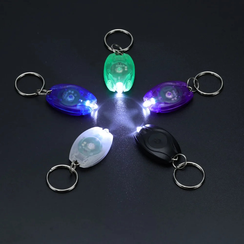 porte clés lampe torche led transparent violet vert bleu blanc noir moderne pratique