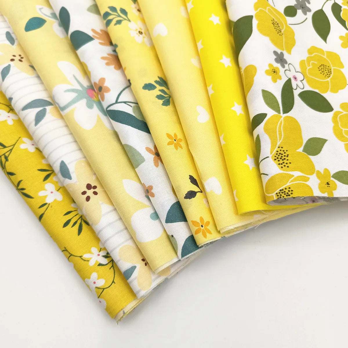 tissus motifs floraux couleurs jaune blanc moderne bricolage couture 40cm 50cm