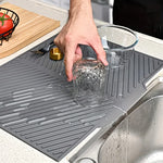 tapis drainage silicone gris moderne rayures horizontales anti dérapant rapide drying mat vaisselle organisateur