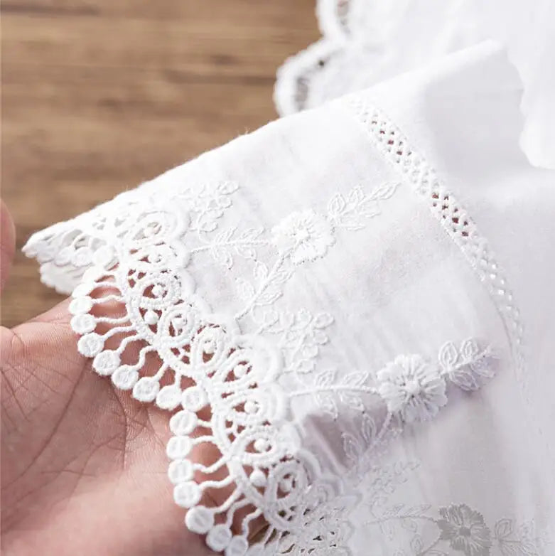dentelle coton blanc floral ajouré classique écologique largeur quinze centimètres decoration bricolage robe couture