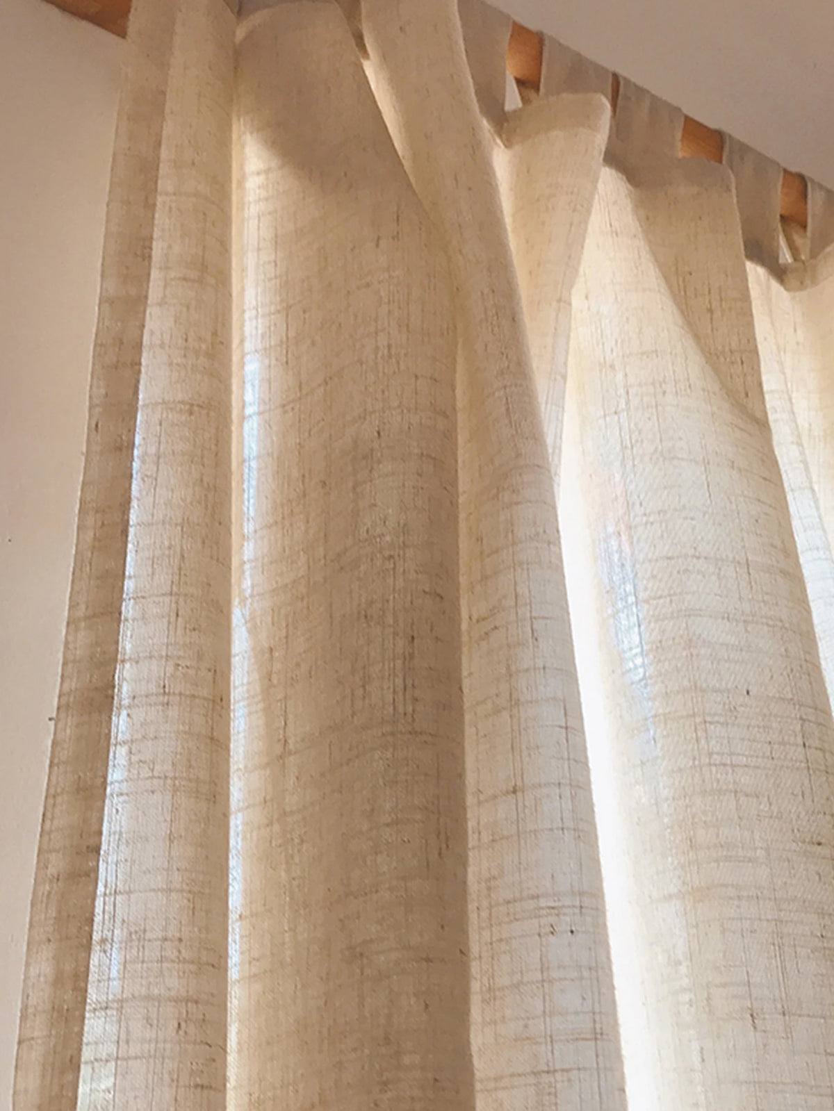 rideau moderne semi transparent polyester texture lin beige clair balcon chambre coucherextérieur