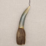brosse peinture traditionnelle cordelette poils naturels marbrés noir blanc gris