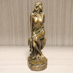 statuette féminine dorée nu assis cuivre sculptural décoration intérieure antique ornement tendance arts décoratifsOpaque