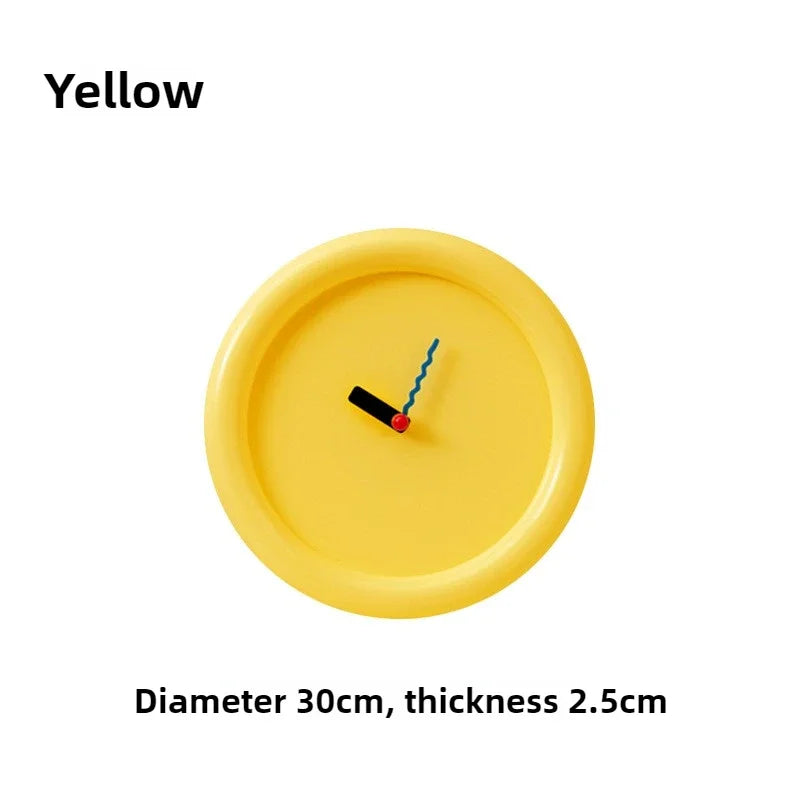 horloge murale moderne aiguilles originales minimaliste couleur jaune rouge bleu blanc