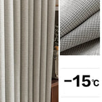 Rideau thermique isolant gris moderne, idéal pour économiser l'énergie, résistant au froid jusqu'à -15°C. Parfait pour embellir et protéger votre intérieur des intempéries tout en apportant une touche élégante et contemporaine à votre décoration. Profitez d'une ambiance chaleureuse et cocooning grâce à ce rideau performant et esthétique.
